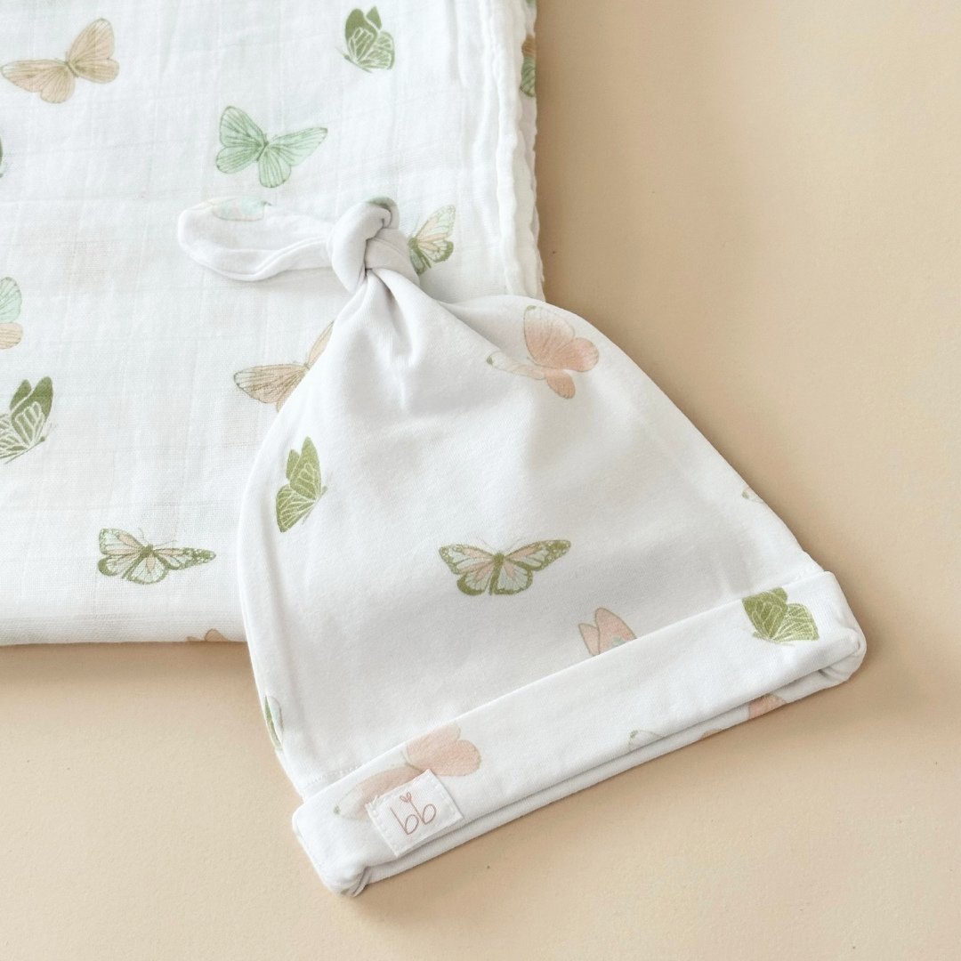 Bamboo Muslin Swaddle Blanket & Topknot Set - Busy Bees - Dear Perli