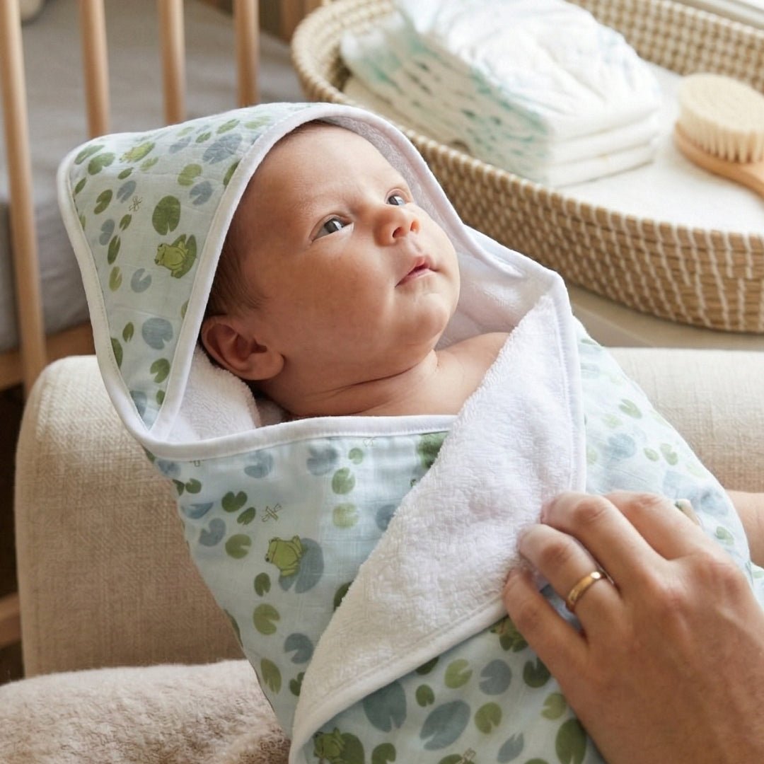 Hooded Towel in Ribbits by the Pond - Dear Perli