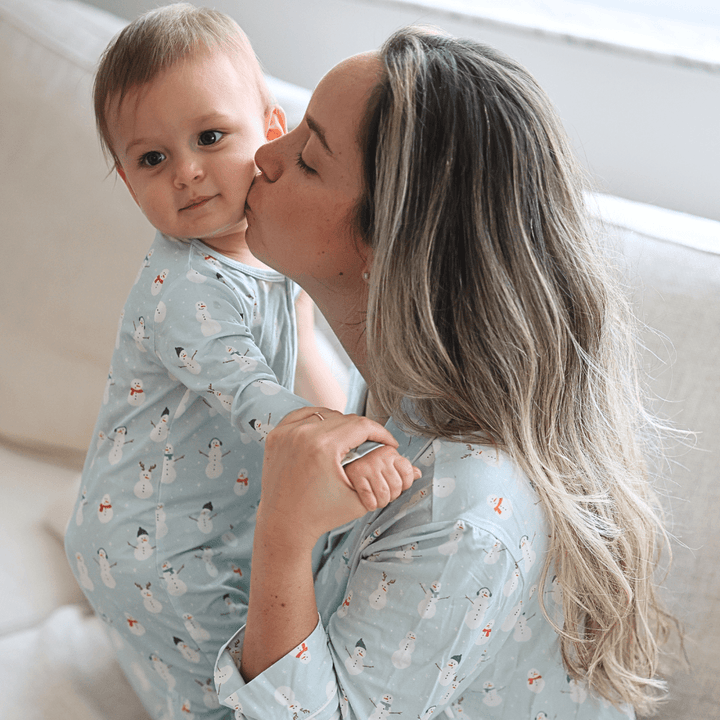 Women's Long Sleeve Pajama Set in Frosted Friends - Dear Perli