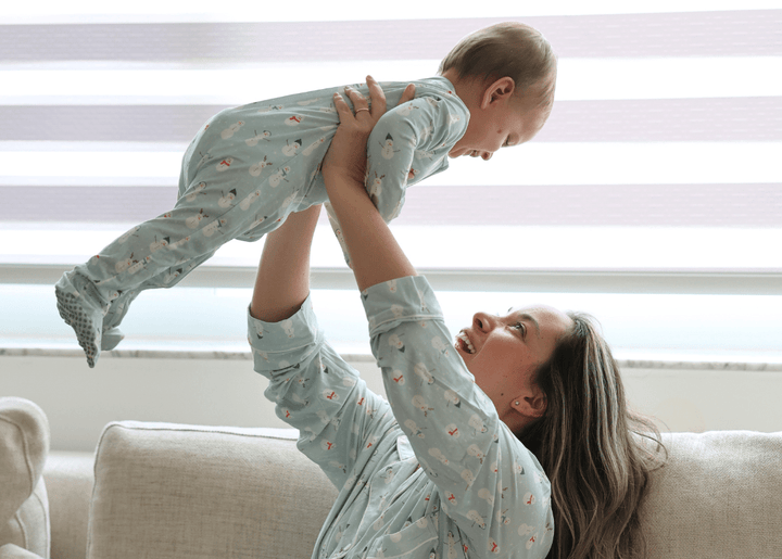 Women's Long Sleeve Pajama Set in Frosted Friends - Dear Perli