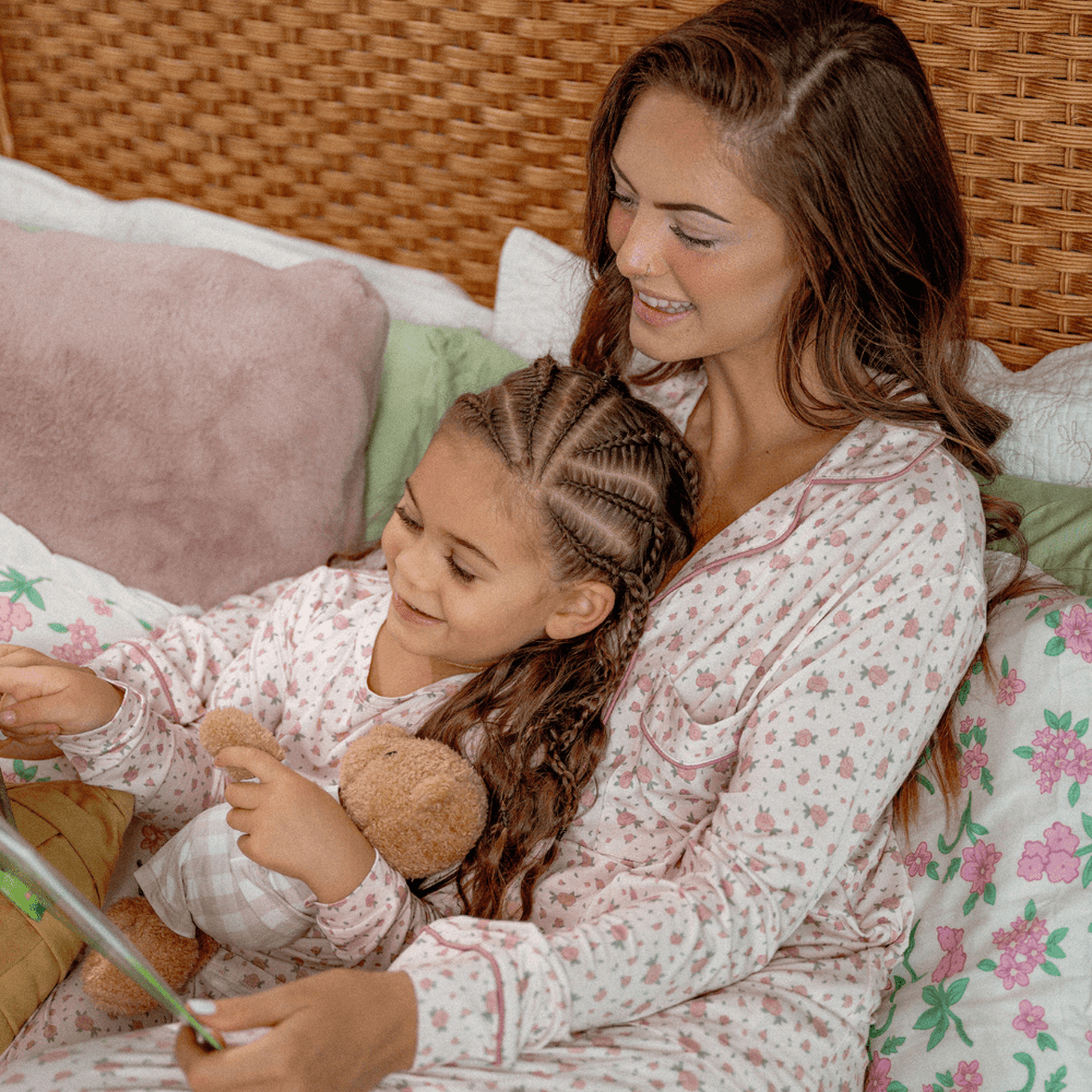 Women's Long Sleeve Pajama Set in Rosie Posie - Dear Perli